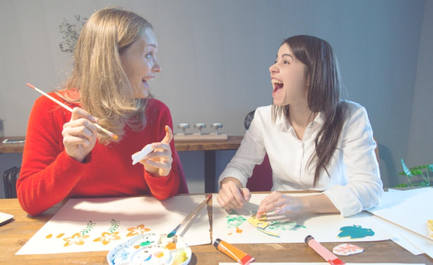 Ambiente accogliente del nostro centro specializzato nella cura dei capelli, dove ogni cliente riceve un'attenzione personalizzata
